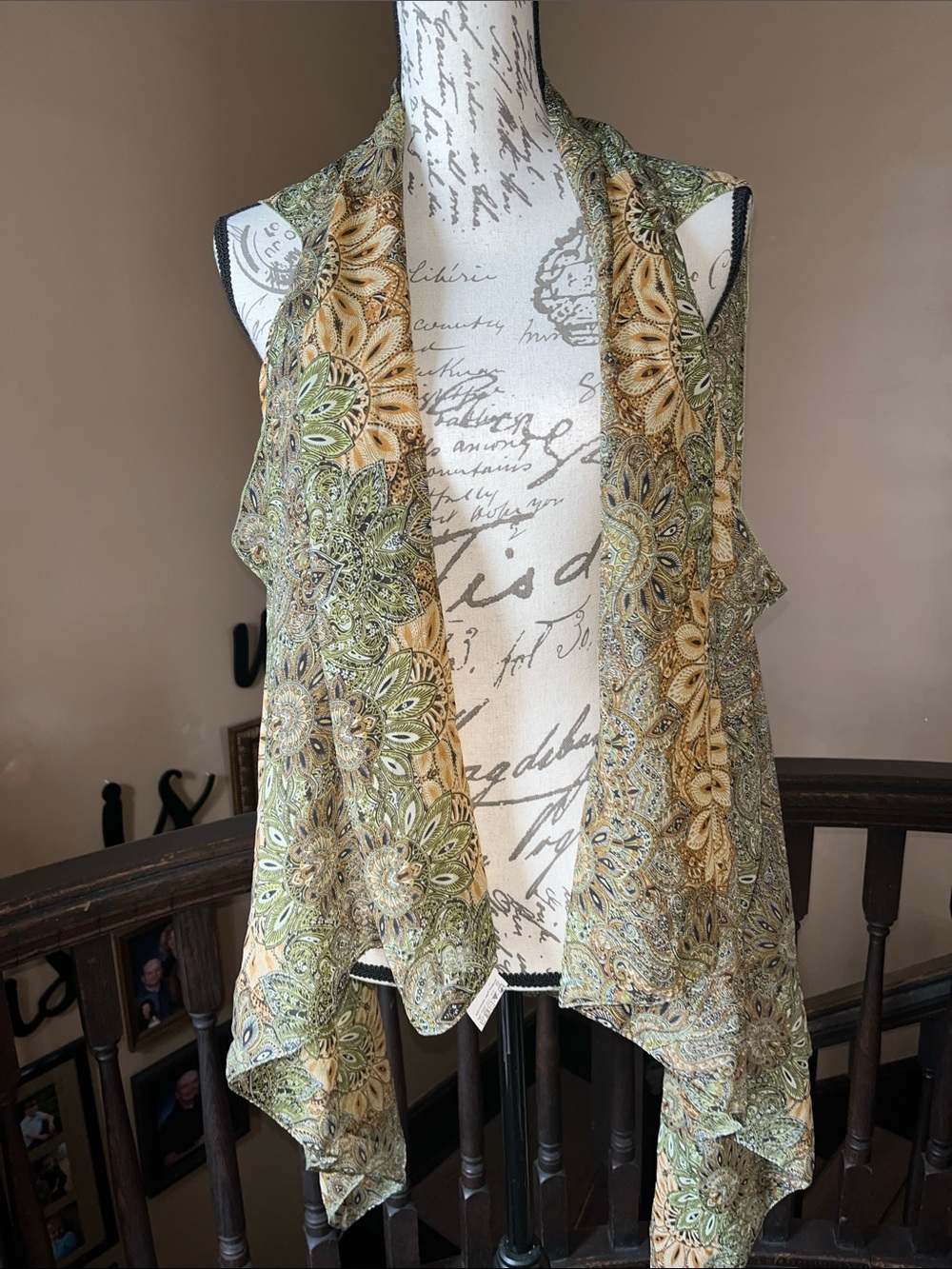 Women’s Green and Tan Printed Draped Vest kimono